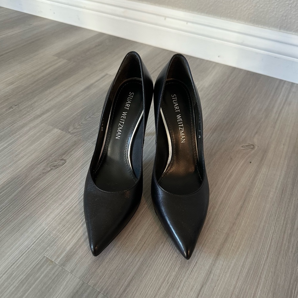 Stuart weitzman black pumps
